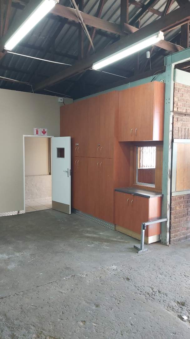 To Let commercial Property for Rent in Sidwell Eastern Cape